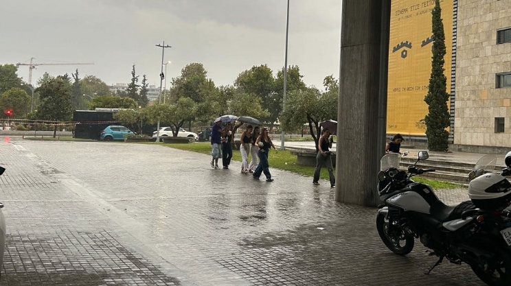 ΕΚΤΑΚΤΟ από Θεσσαλονίκη λίγη ώρα πριν την συναυλία του Αντώνη Ρέμου - Τι συνέβη