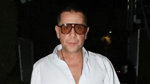 Με αφορμή τον θάνατο του Γιώργου Μαζωνάκη: Τι είναι και πότε εφαρμόζεται η πλασμαφαίρεση