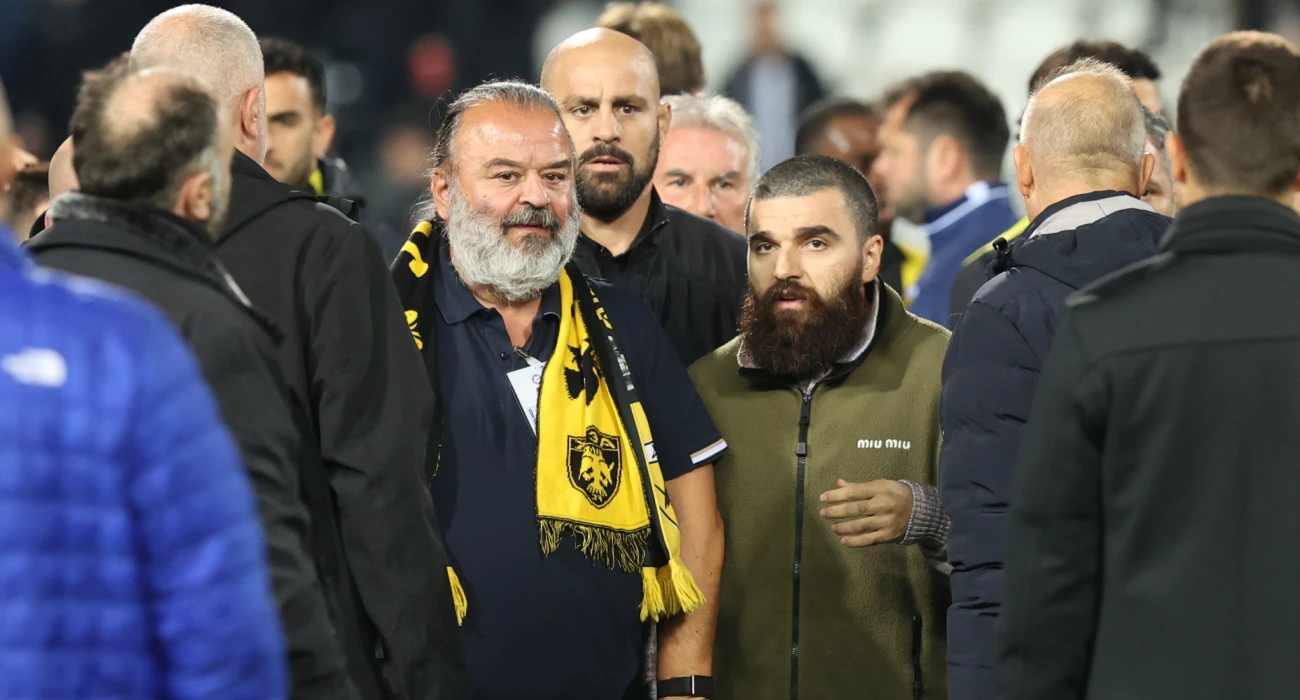 Ενταση στο φινάλε του ΠΑΟΚ-ΑΕΚ: Τι συνέβη με Ηλιόπουλο και Σαββίδη, τους έπιασε η κάμερα του ΣΚΑΪ