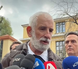 Ανατροπή στην υπόθεση Φιλιππίδη: Δικαίωση για τον ηθοποιό και φυλάκιση για την γυναίκα που τον κατήγγειλε – «Στέκομαι εδώ και..»