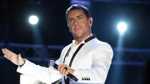 Έκτακτη εξέλιξη με εντολή ανακριτή – Εσπευσμένα η ΕΛ.ΑΣ στο σπίτι του Μαζωνάκη, παρούσα η μnτέpα του